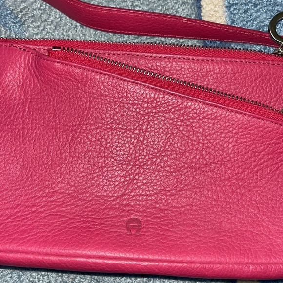 Vintage Etienne Aigner Small Leather Handbag! Gorgeous! Fuschia Pink Leather. - Picture 8 of 8